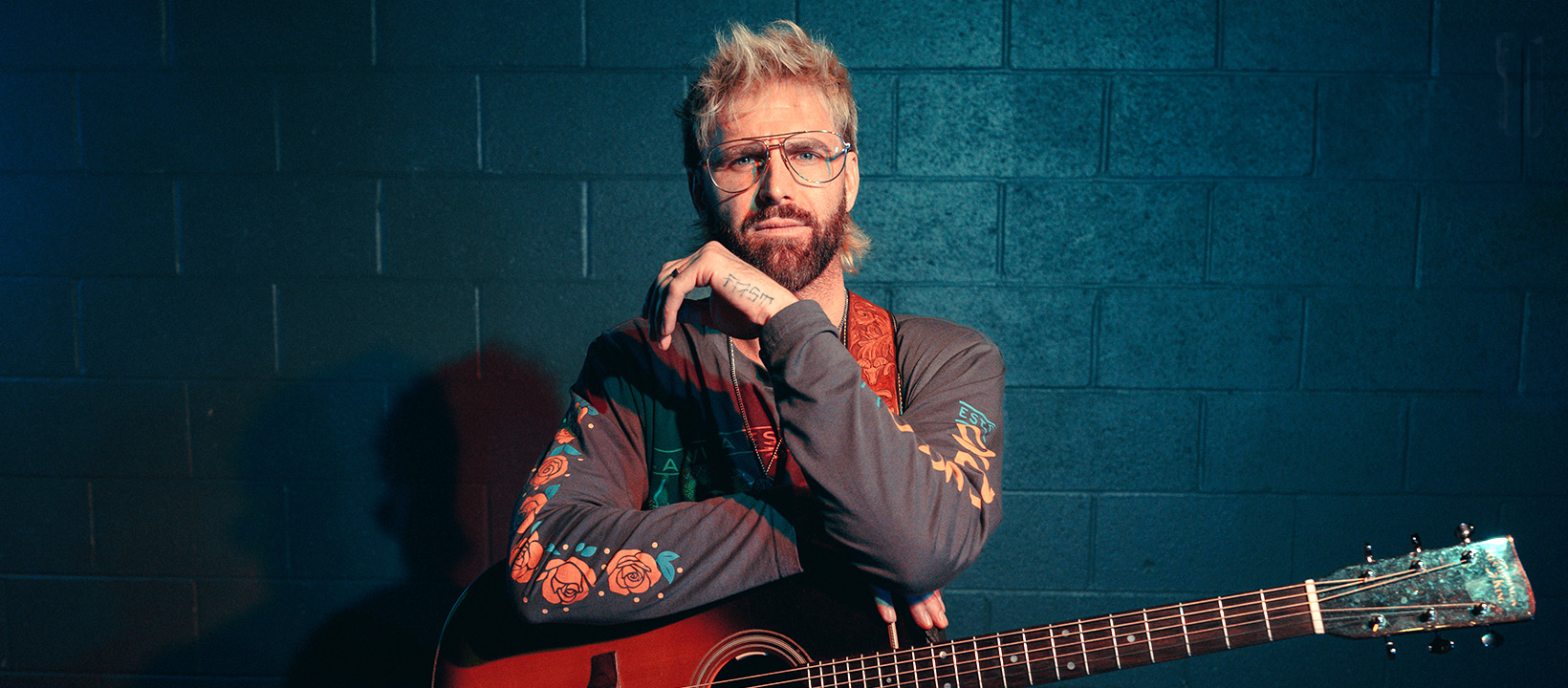 Canaan Smith Embraces Independent Chapter with New Single "Throw'n Darts" and Continued Songwriting Success